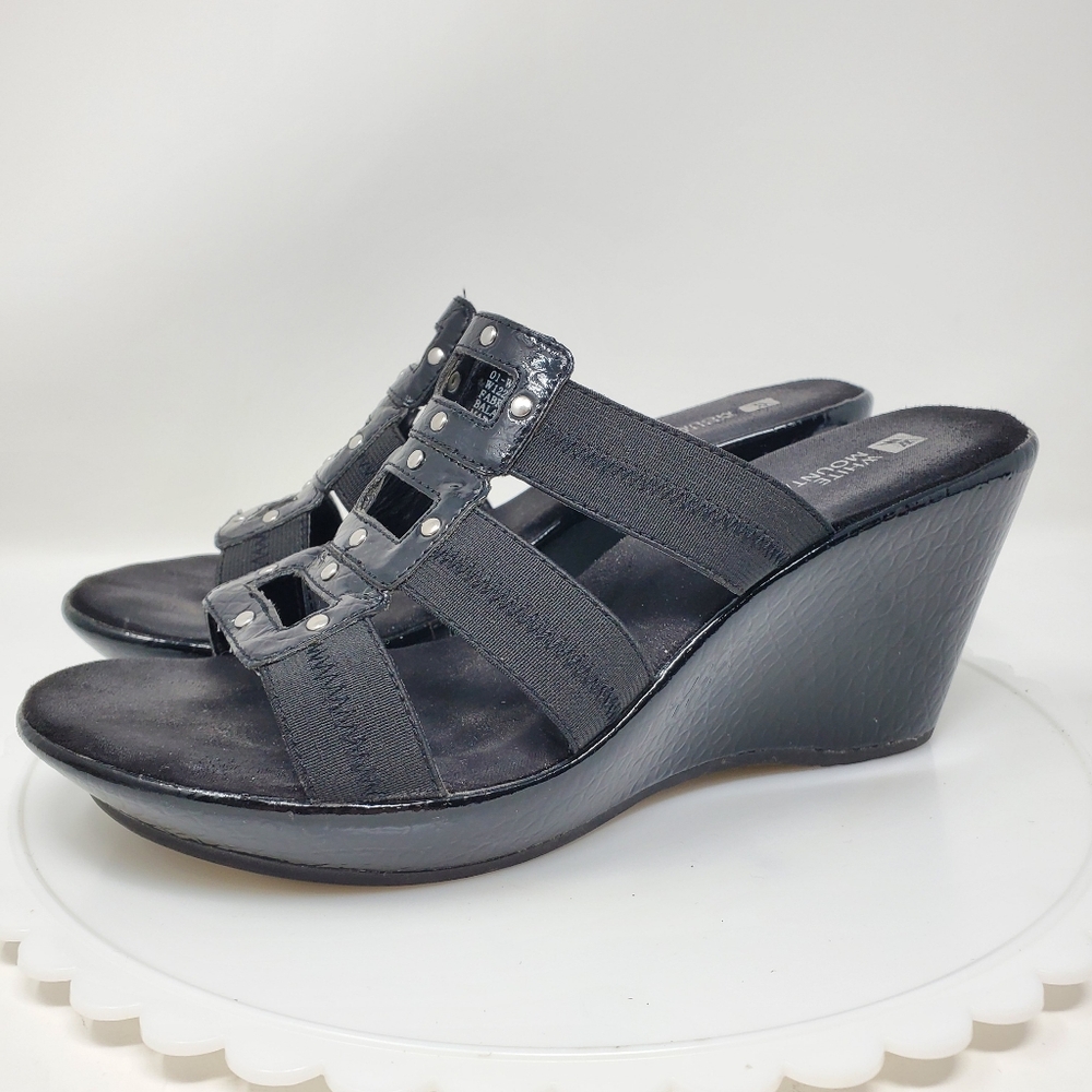 White Mountain Quinlan Wedge Heel Slip On Sandals Black Elastic Straps Size 8.5